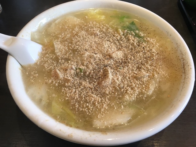 萬福飯店の胡椒湯麺